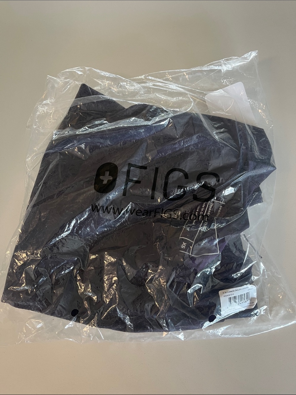 🦄 NWT Figs XS Purple Jam Salta Seamless Underscrub